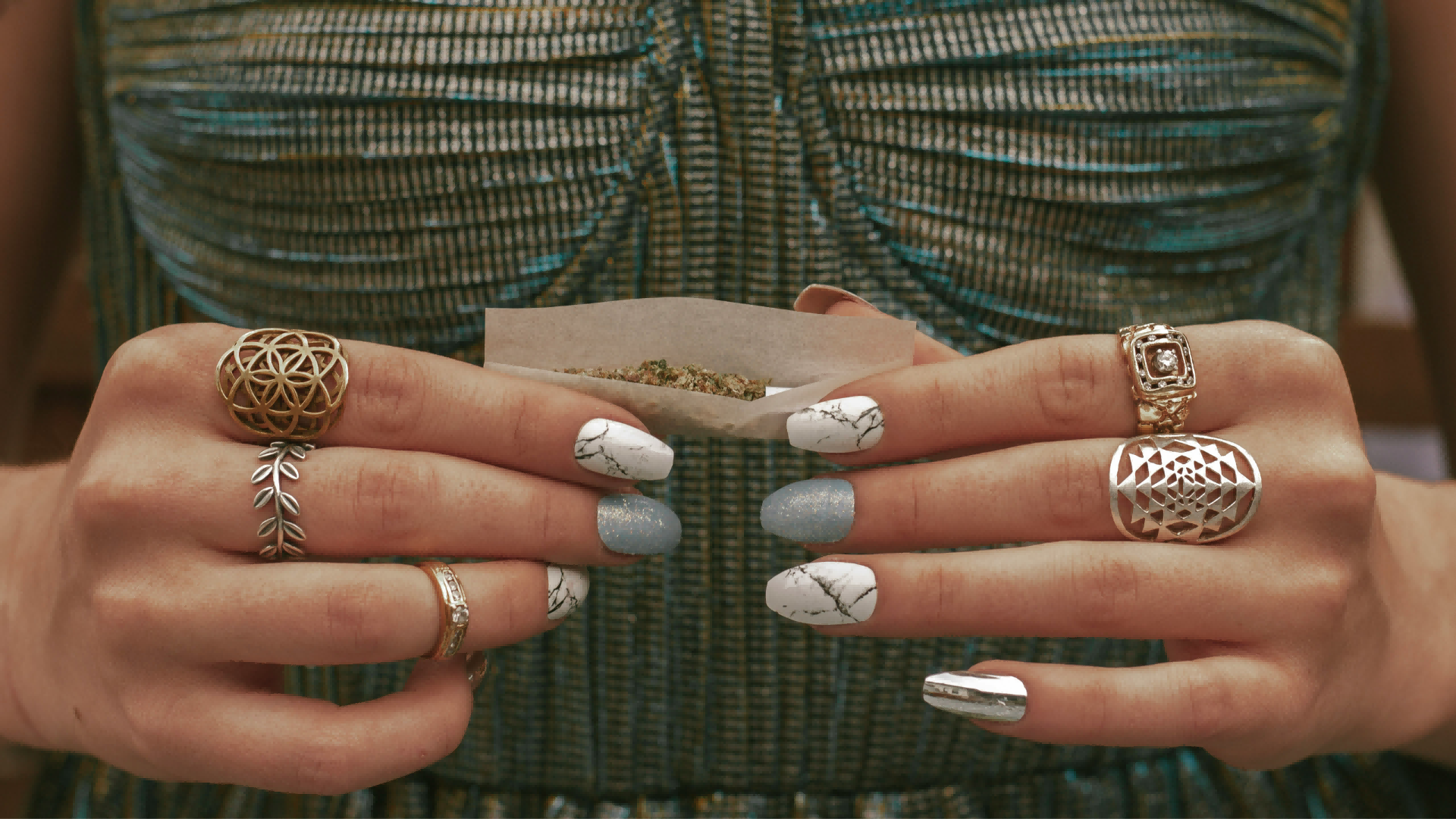 Marble_nails_with_rings